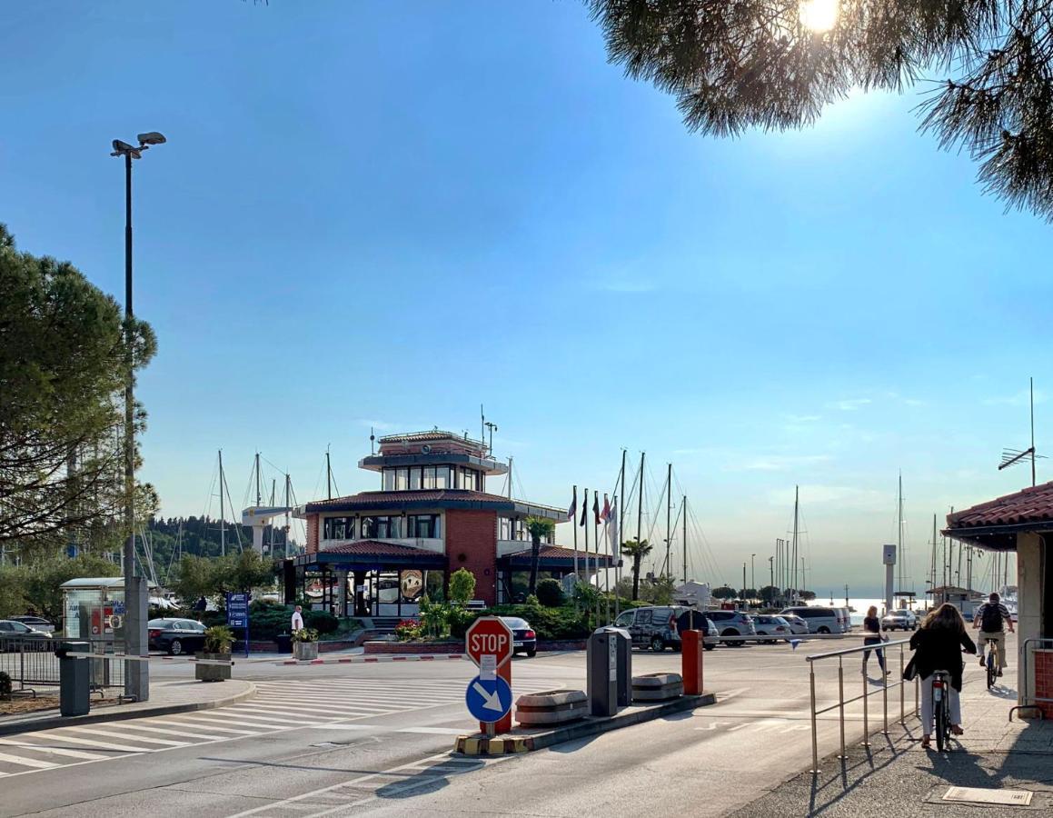 Bonita Houseboat Apartment Portorose Exterior photo